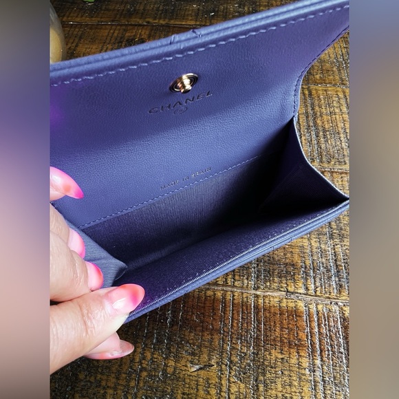 SOLD ❌ Chanel 19 Flap Card Holder & Dust Bag - Picture 4 of 12